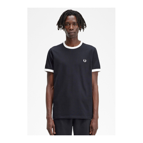 Bild von Fred Perry Taped Ringer Black T-Shirt im Test