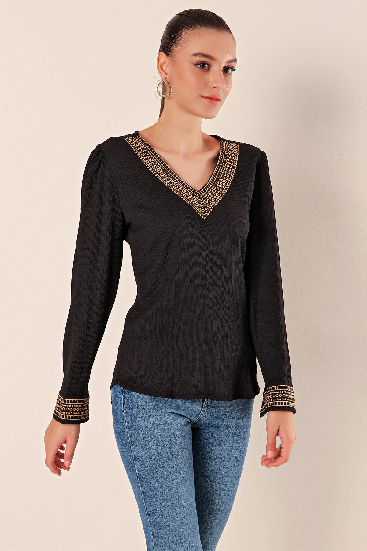 Bild von Bigdart 0466 Bestickte Strickbluse Mit V-ausschnitt Schwarz für Damen - 38