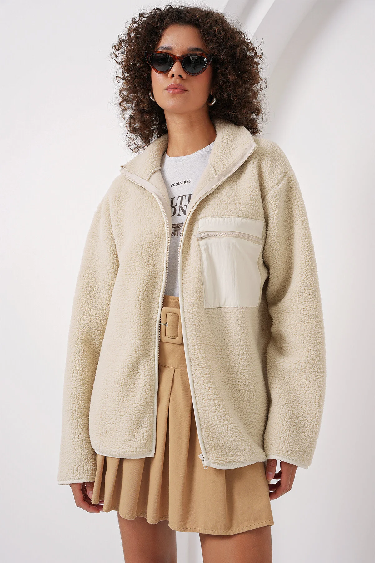 Bild von Bigdart 55446 Übergroße Plüschjacke Mit Reißverschluss – Creme für Damen - 36