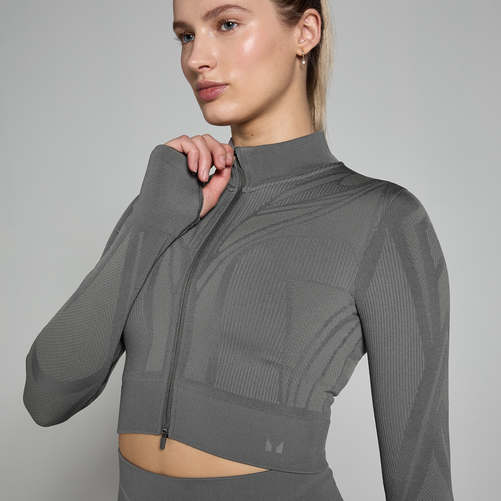 Bild von MP Damen Tempo Ultra Geometric Nahtlose Crop-Jacke – Carbon - XS
