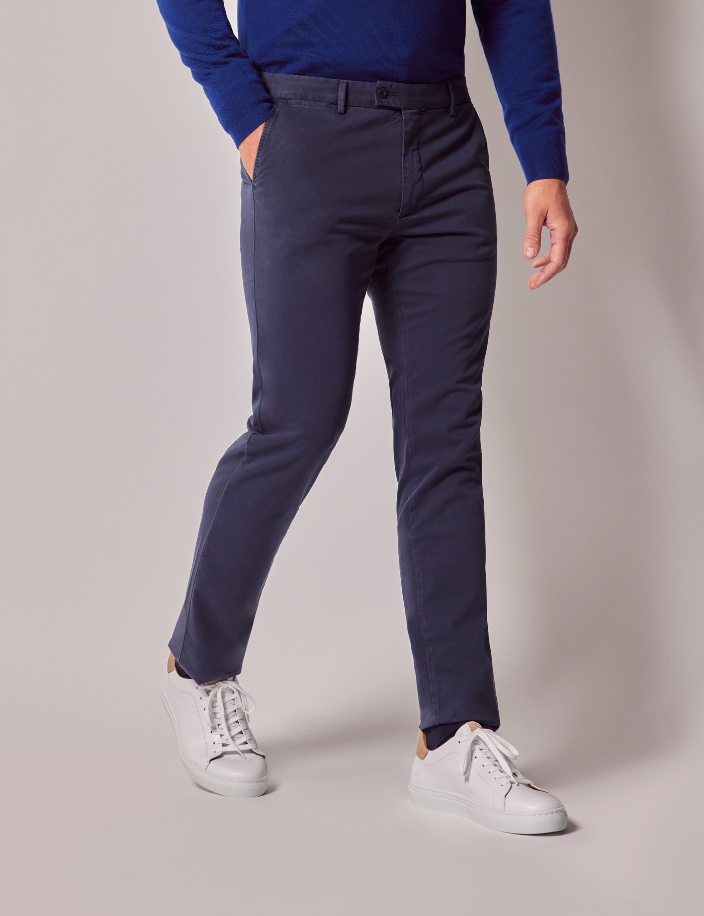 Bild von Hawes & Curtis Herren Chino – Slim Fit – Bio-Baumwollstretch – dunkelblau Marineblau Bio-Baumwolle Uni Men's