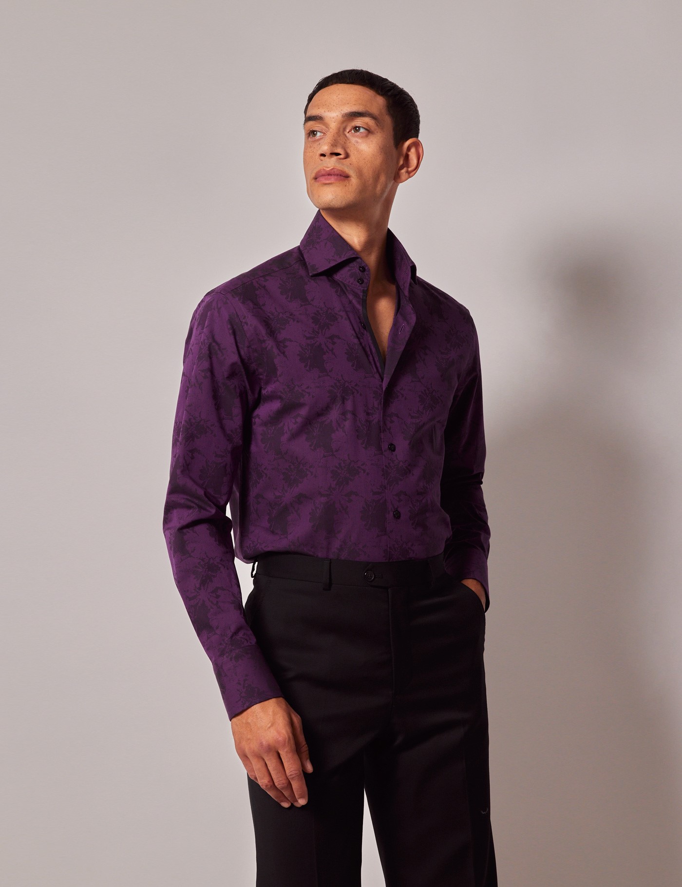 Bild von Hawes & Curtis Paisley Jacquard-Hemd – Slim Fit – hoher Kragen – Violett