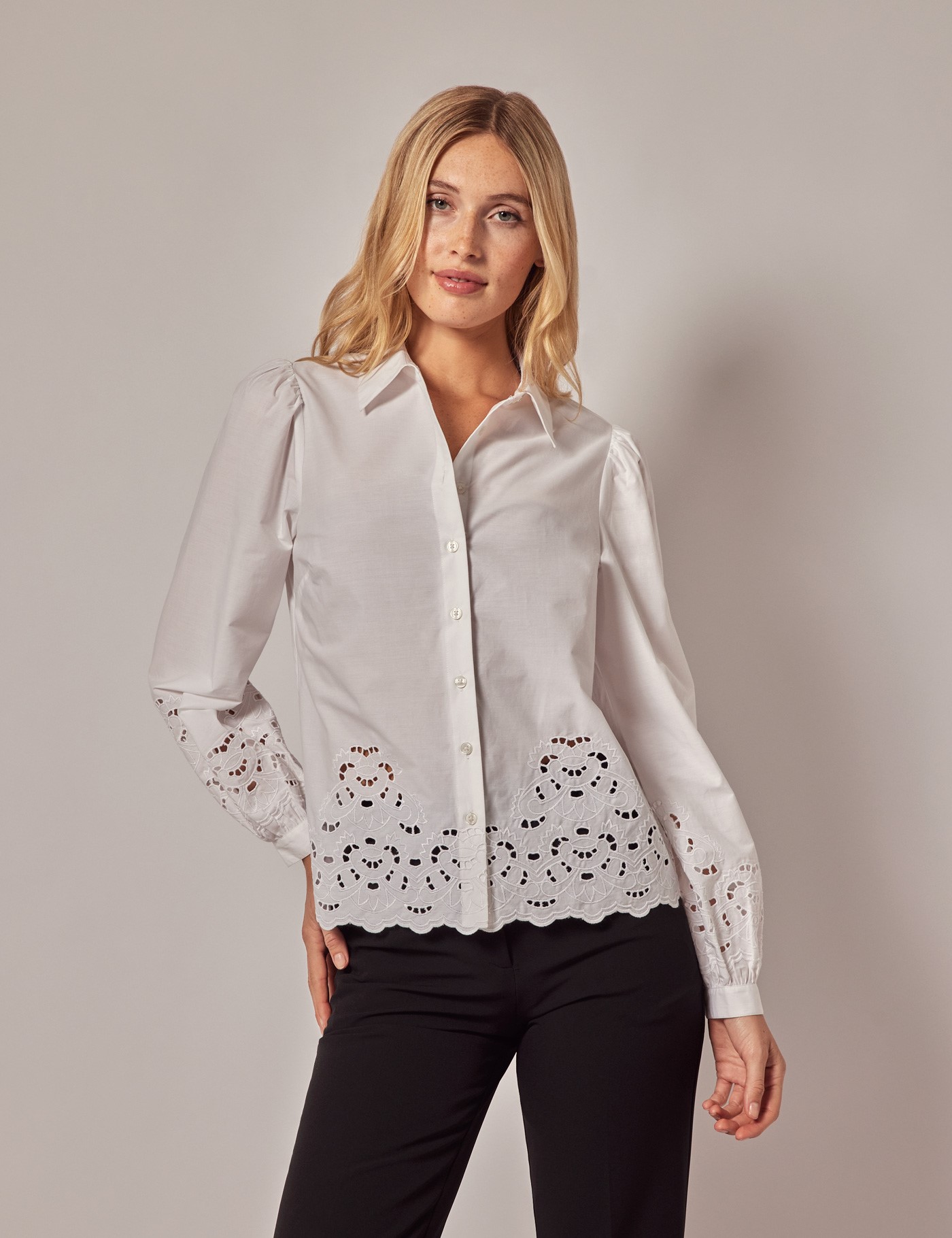Bild von Hawes & Curtis Boutique Bluse - Relaxed Fit - Baumwolle - Stickereidetails - Weiß Uni Women's