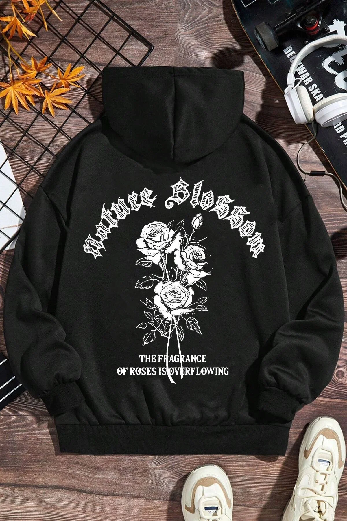 Bild von uyguntarz Bequem Sitzendes Sweatshirt Mit Weißem Rosen-aufdruck Für Jungen Und Mädchen - 9–10 Jahre