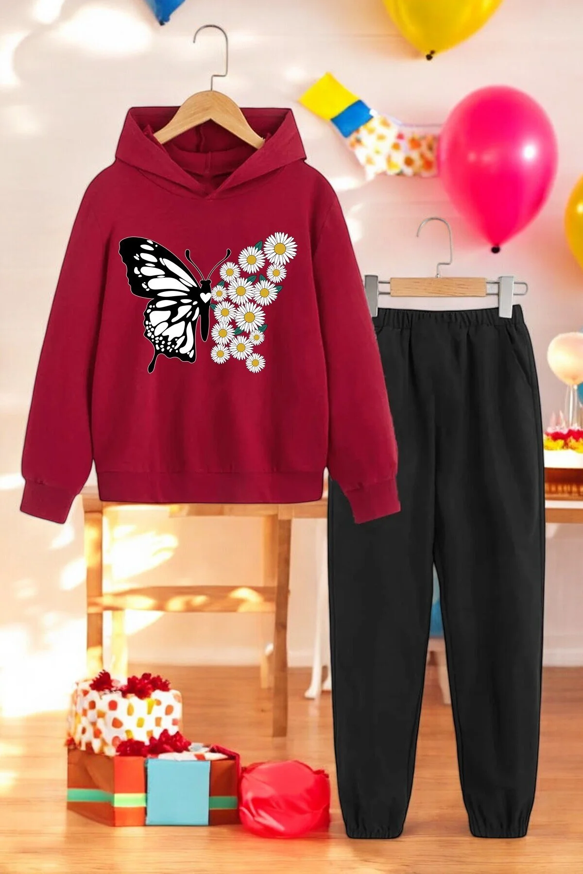 Bild von uyguntarz Gänseblümchen-schmetterlings-bedrucktes, Bequemes Kinder-trainingsanzug-set - 11–12 Jahre