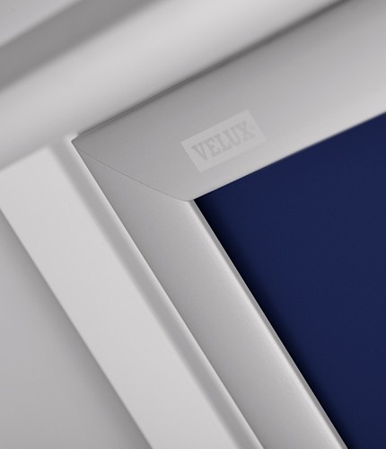 Bild von Verdunklungsrollo DKL 1025S, VELUX, verdunkelnd, ohne Bohren, in Führungsschienen, VELUX »Pick & Click!«, Stoff weiß mit weißen Führungsschienen & Griffleiste
