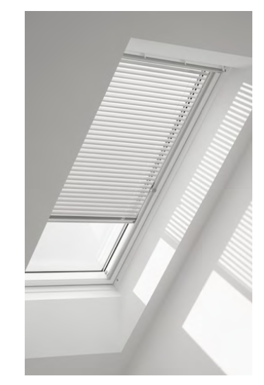 Bild von VELUX Jalousette manuell Uni Silber 7057, 78x140 cm (MK08), Aluminiumschiene,GGU,Manuell,VELUX