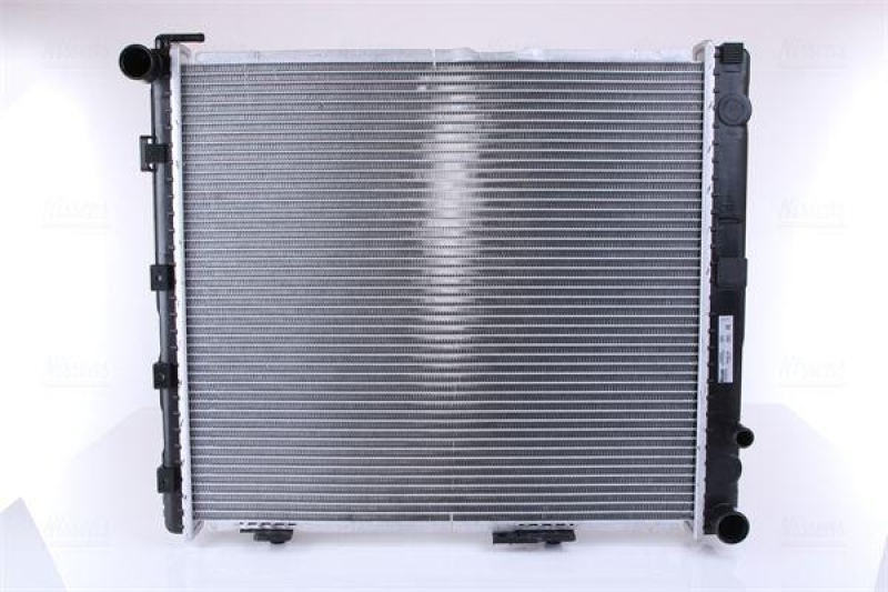 Bild von NISSENS 62696A Kühler, Motorkühlung Kühler, Wasserkühler, Autokühler Aluminium 532 488 40 Kühlrippen gelötet