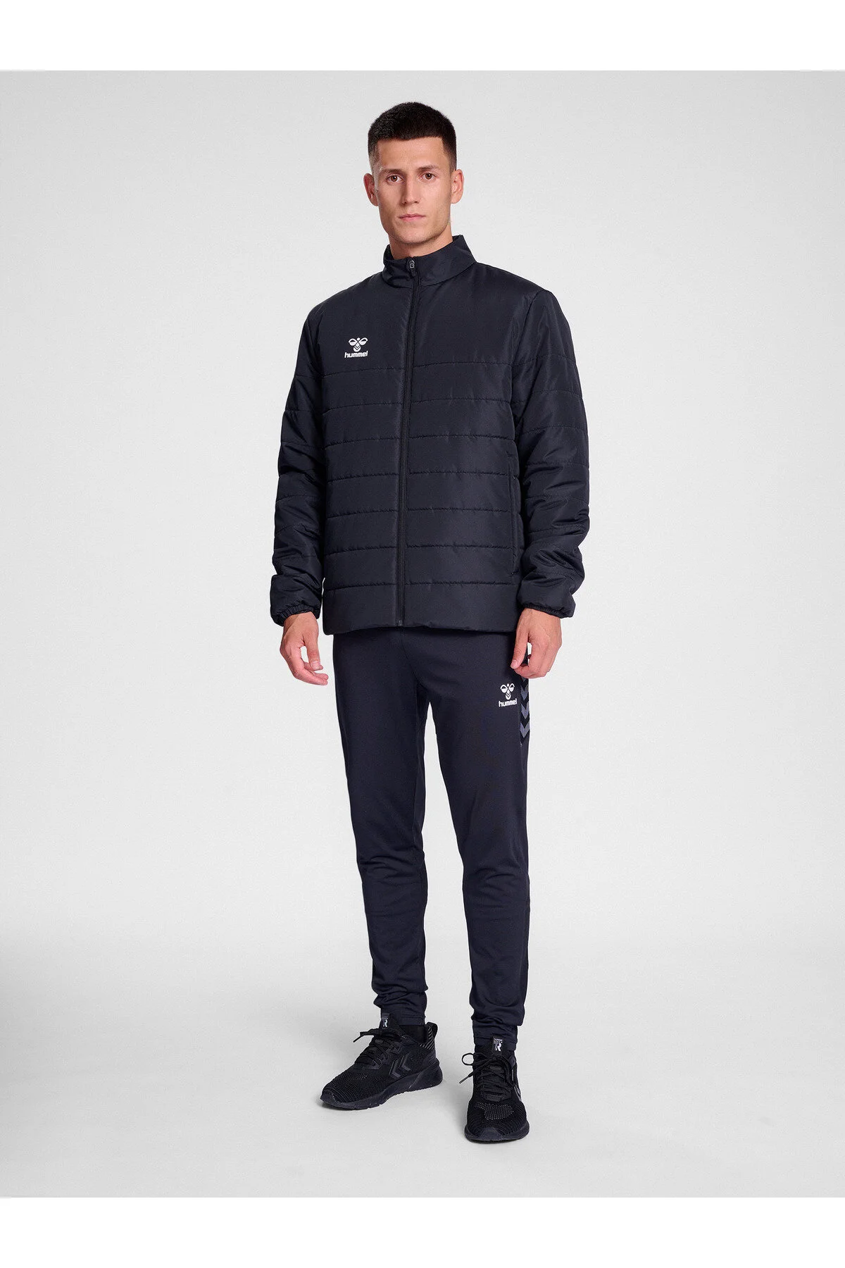 Bild von hummel Essential Short Bench Jacke 224554 BLACK - Gr. XL