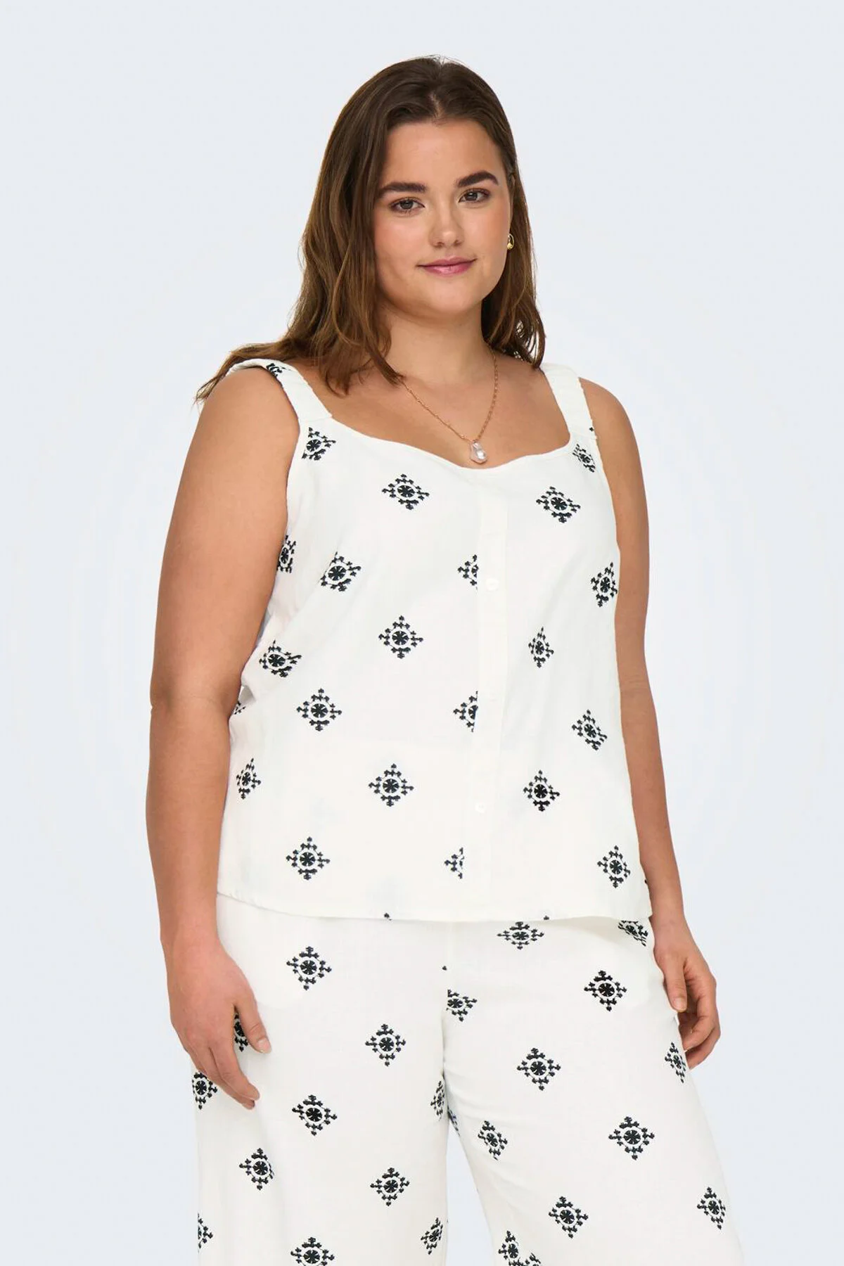 Bild von Only Carmakoma Top Normal Geschnitten V-ausschnitt Curve Top für Damen - 46