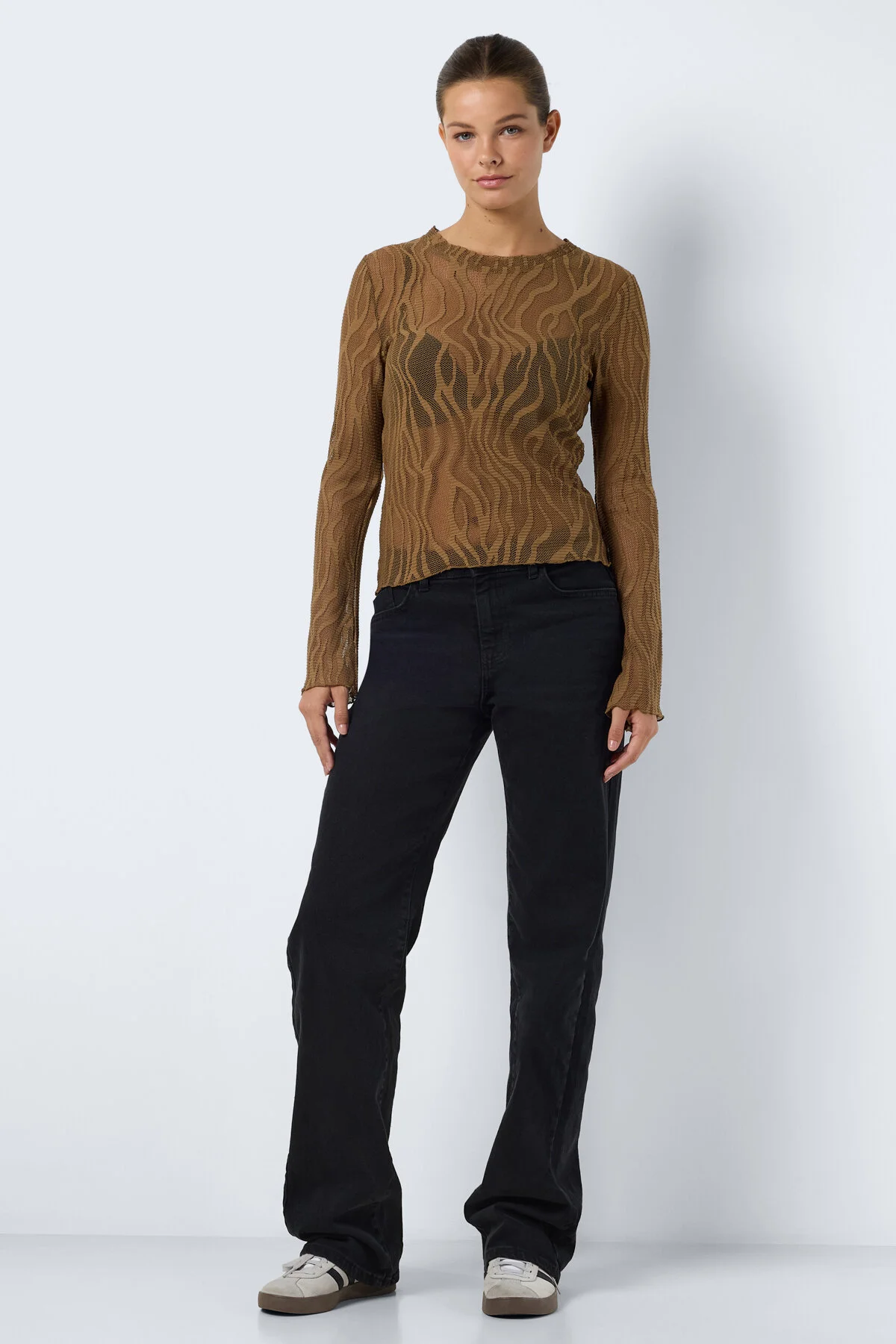Bild von Noisy May Lds Jrs O-neck L/s Top – Bell Sleeves, Keep Lettuce Hem, Normal Length für Damen - S