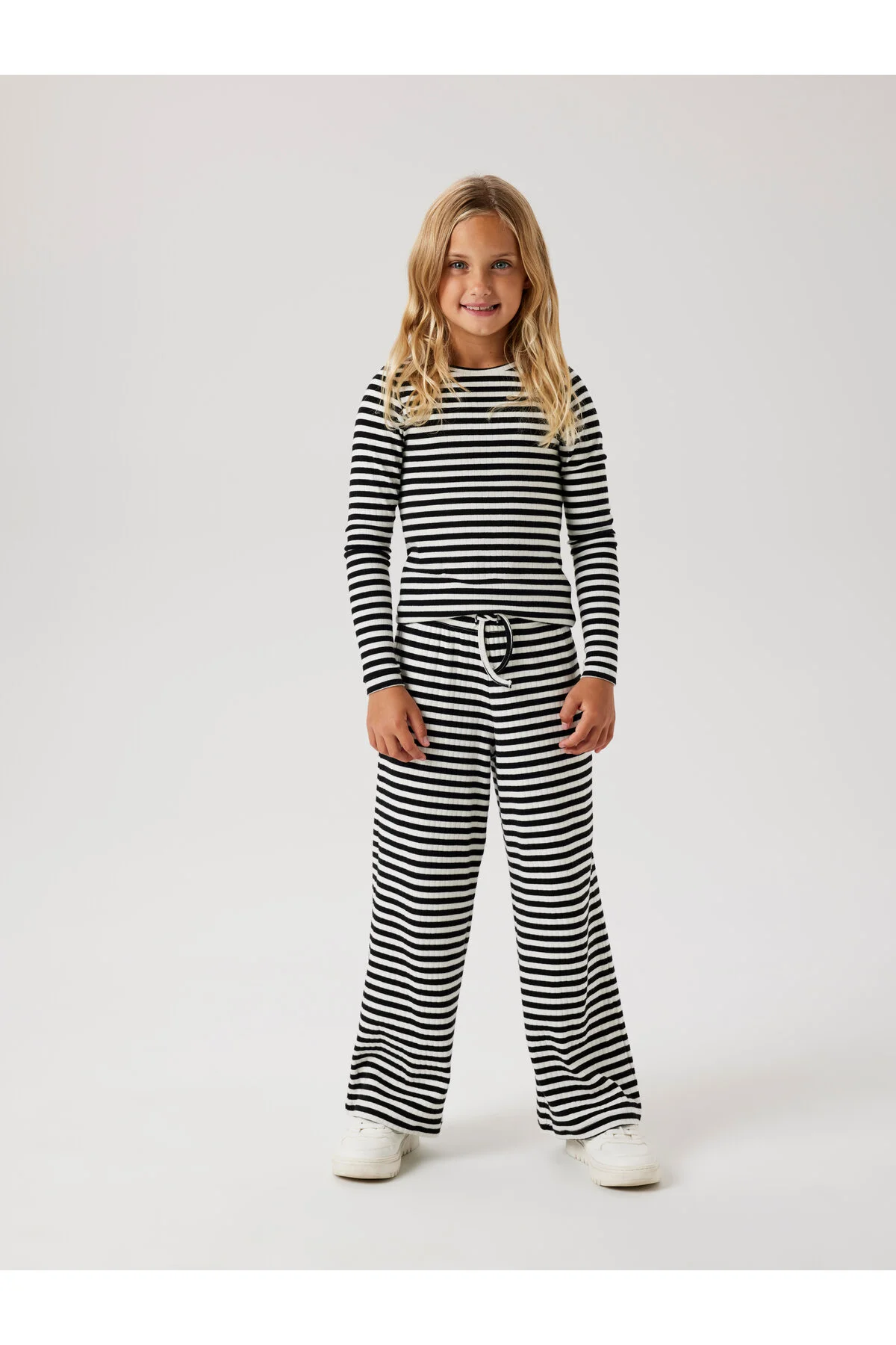 Bild von Name it Hose Schwarz Straight für Damen - 140