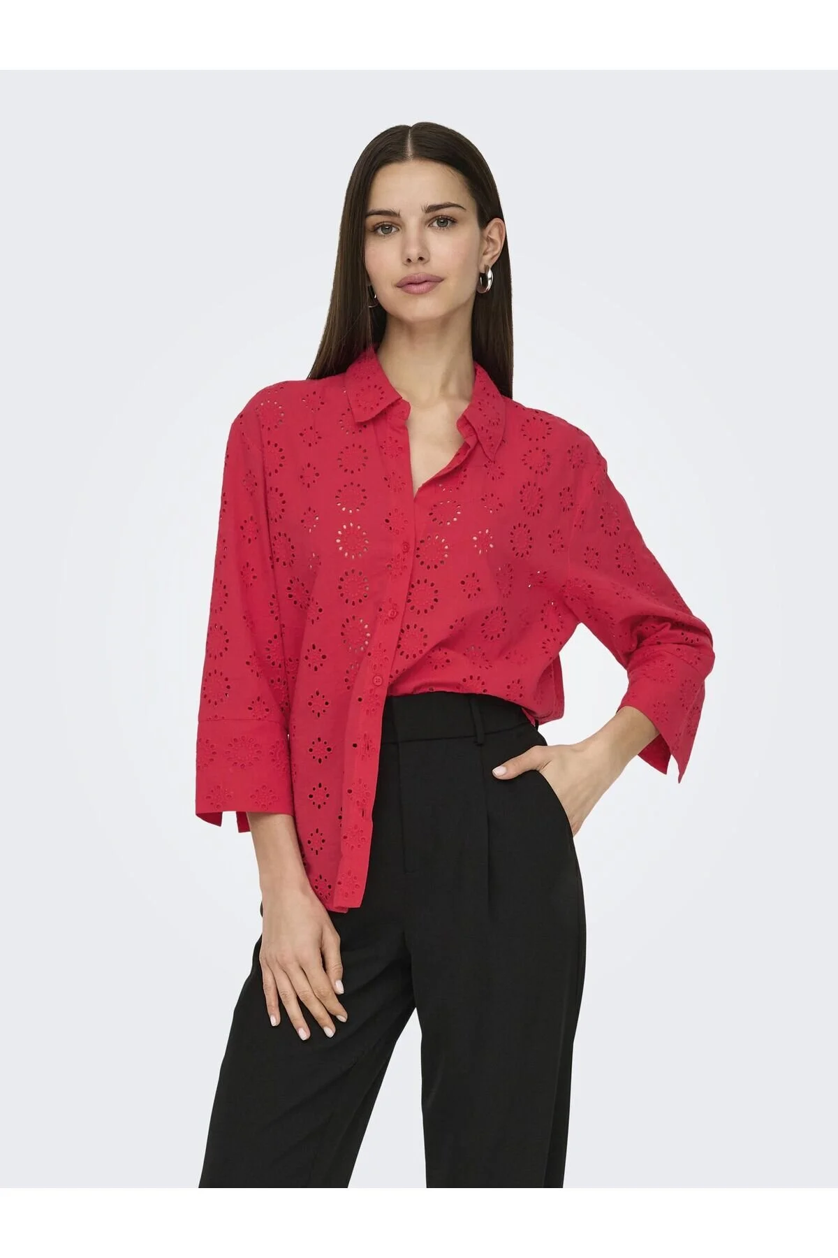 Bild von JACQUELINE de YONG Blusenshirt Trendiges Hemd mit Lochstickerei und längerer Rückenpartie 7443 in Rot