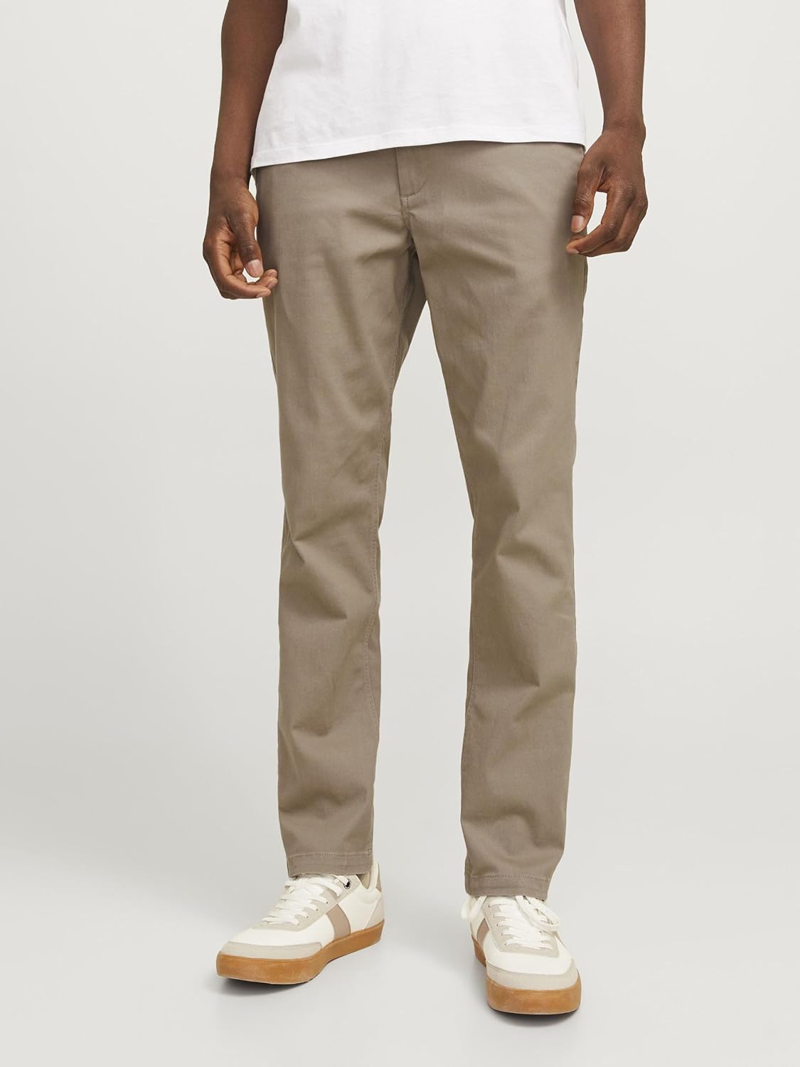 Bild von JACK & JONES Chino Hose Herren Relaxed Fit – Chinohose Männer aus Baumwolle mit Stretch – Klassische Performance Pants Herren Hose, Mid Rise, Umschlag-Saum, Bequemes Bein