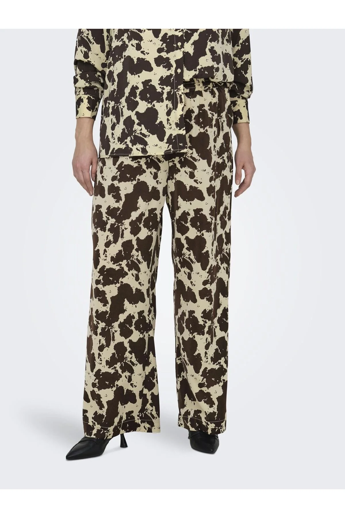 Bild von Only Carmakoma Hose Mit Weitem Beinschnitt Carcolacow Weiter Beinschnitt Hose Mit Weitem Beinschnitt für Damen - 50/32