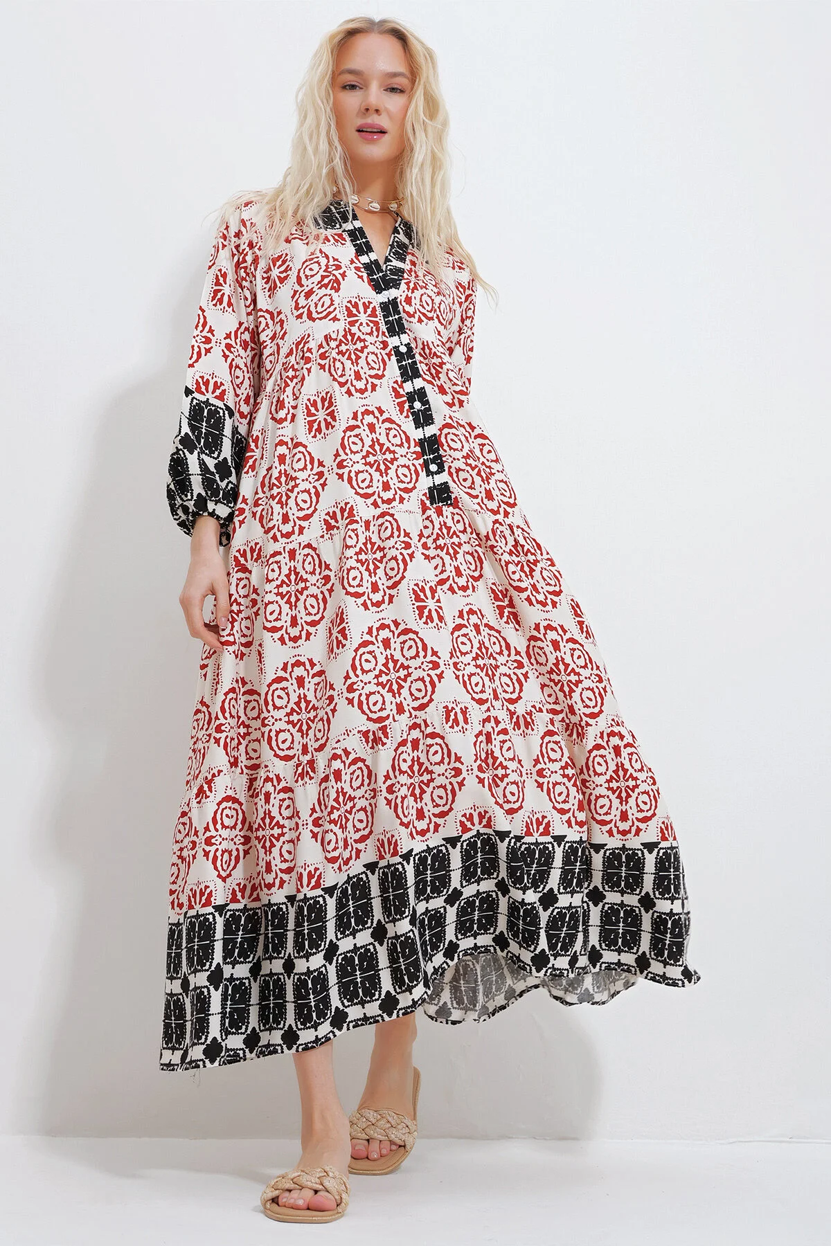 Bild von Trend Alaçatı Stili Beigefarbenes Maxikleid Mit Häuptlingskragen Und Schalmuster für Damen - L