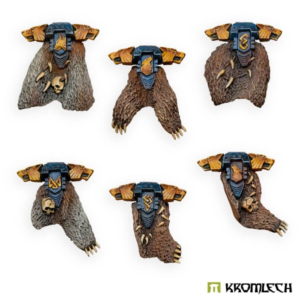 Bild von Sons of Thor Fur Cloaks with Backpacks (6)