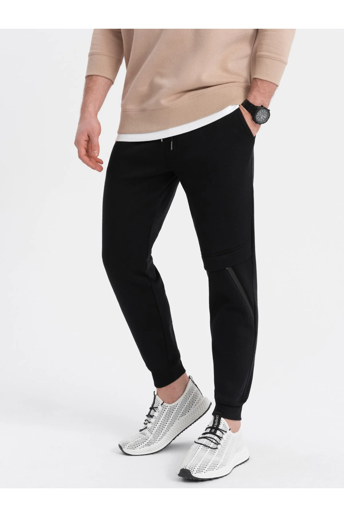 Bild von OMBRE Jogginghose Mit Nähten Und Reißverschluss Am Bein Schwarz V1 L für Herren - M