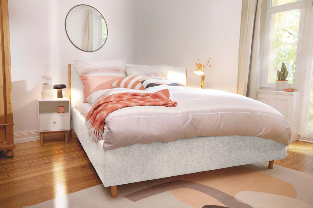 Bild von TOM TAILOR HOME Polsterbett "CALIFORNIA BED", mit seitlichen Holzakzenten am Kopfteil