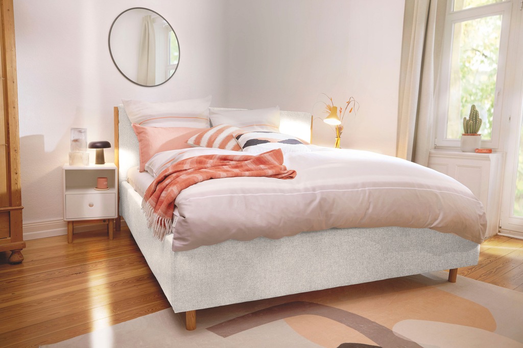 Bild von TOM TAILOR HOME Polsterbett "CALIFORNIA BED", mit seitlichen Holzakzenten am Kopfteil