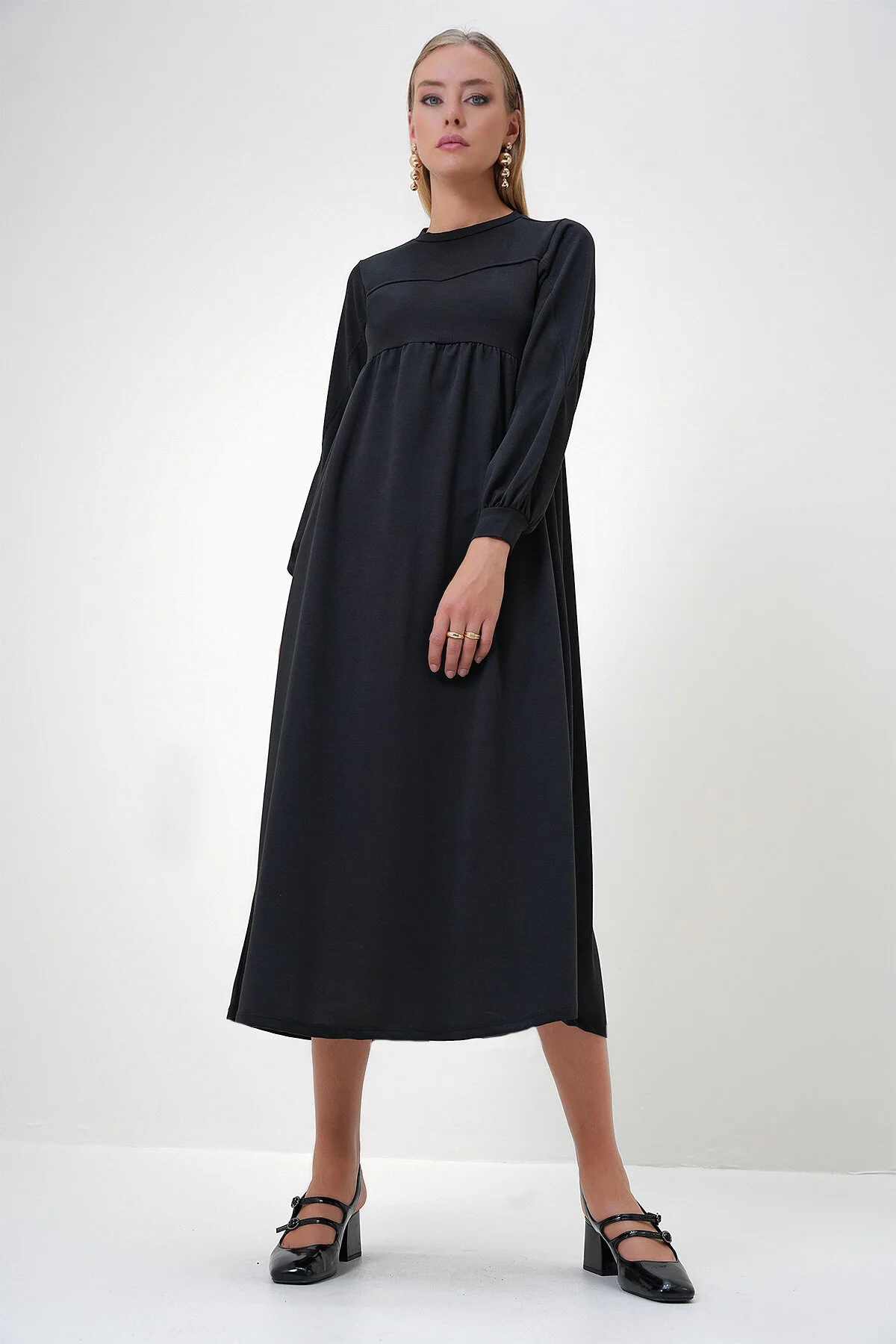 Bild von Trend Alaçatı Stili Schwarzes Kleid Mit Rundhalsausschnitt, Taille Und Zwei Fäden für Damen - XL