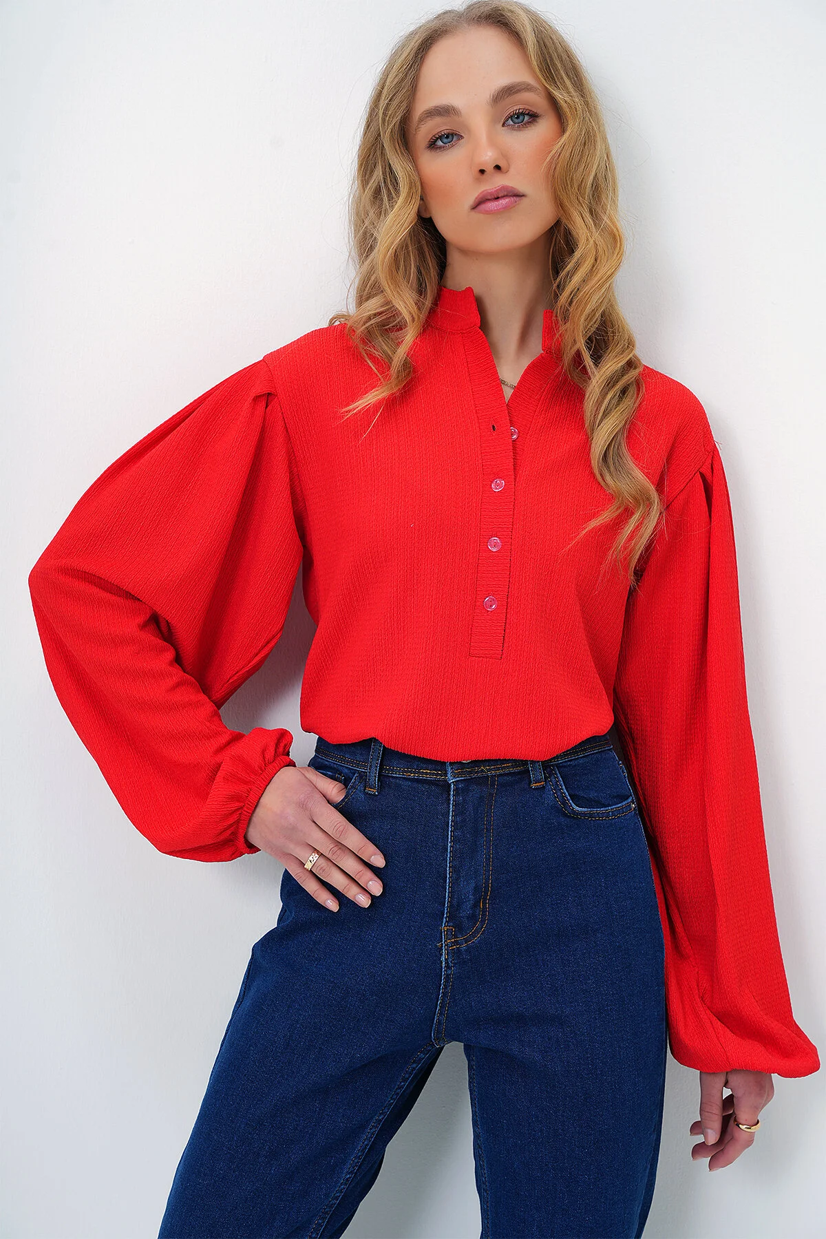 Bild von Trend Alaçatı Stili Hemd Rot Schnitt für Damen - S