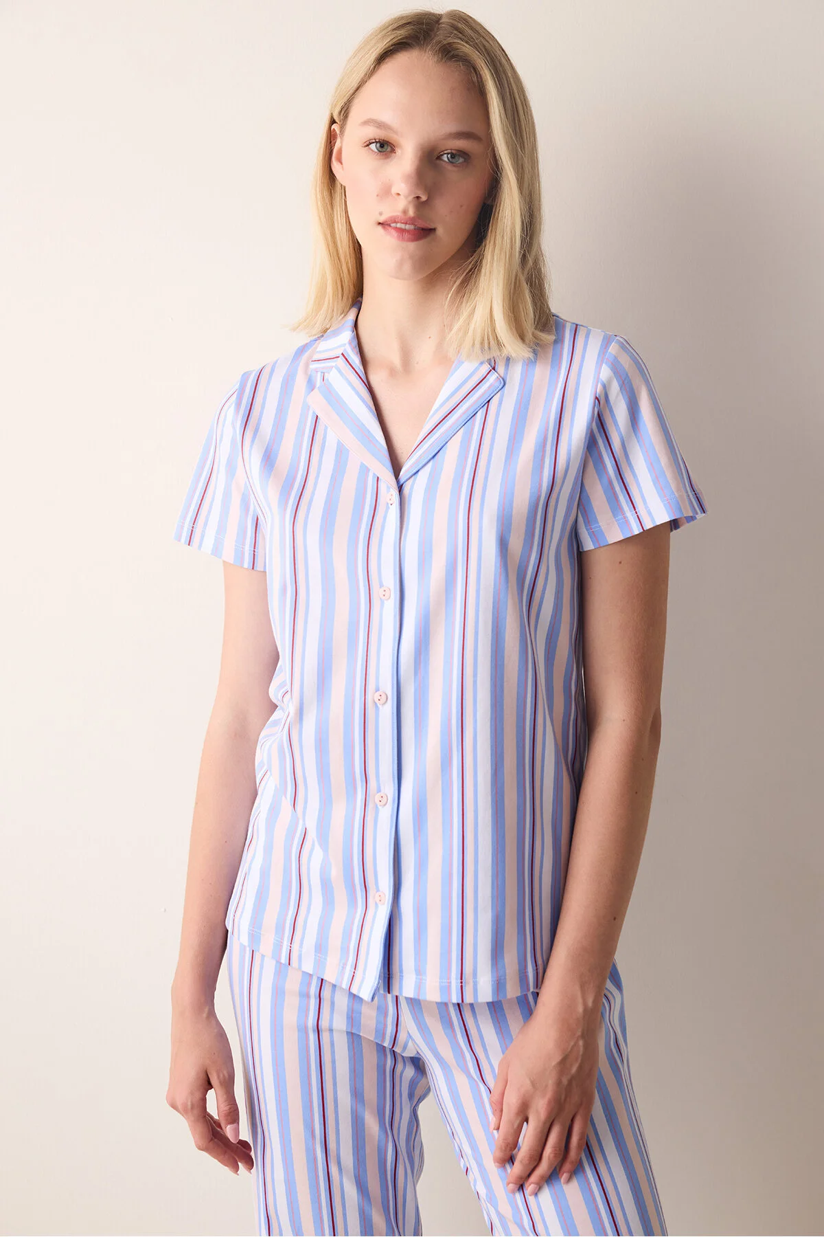 Bild von Penti Baumwoll-pyjama-set Mit Farbigen Streifen Und Mehrfarbigen Knöpfen für Damen - S