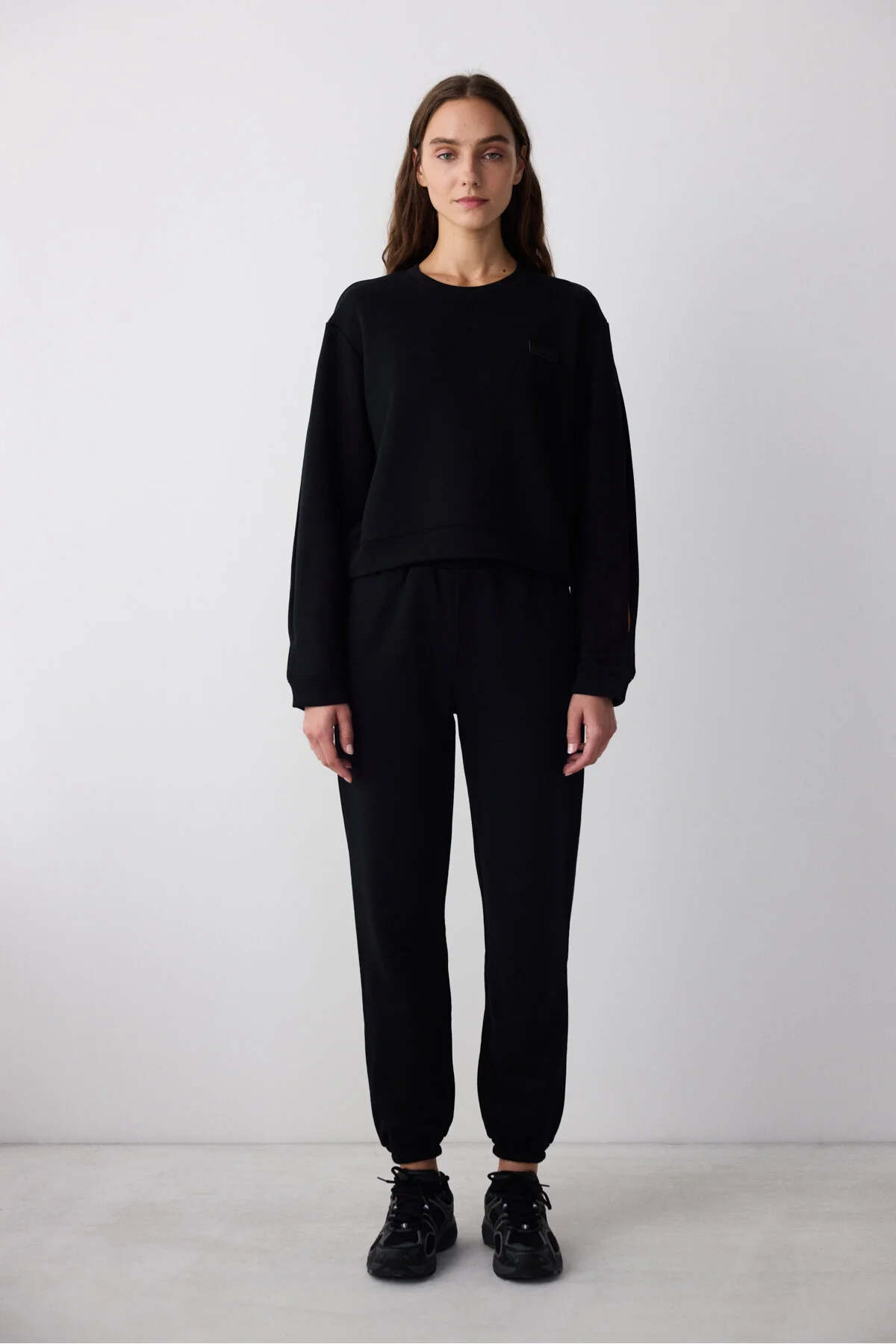 Bild von Penti Marcio Sweatshirt – Schwarze Ärmel, Saude-kollektion für Damen - XS