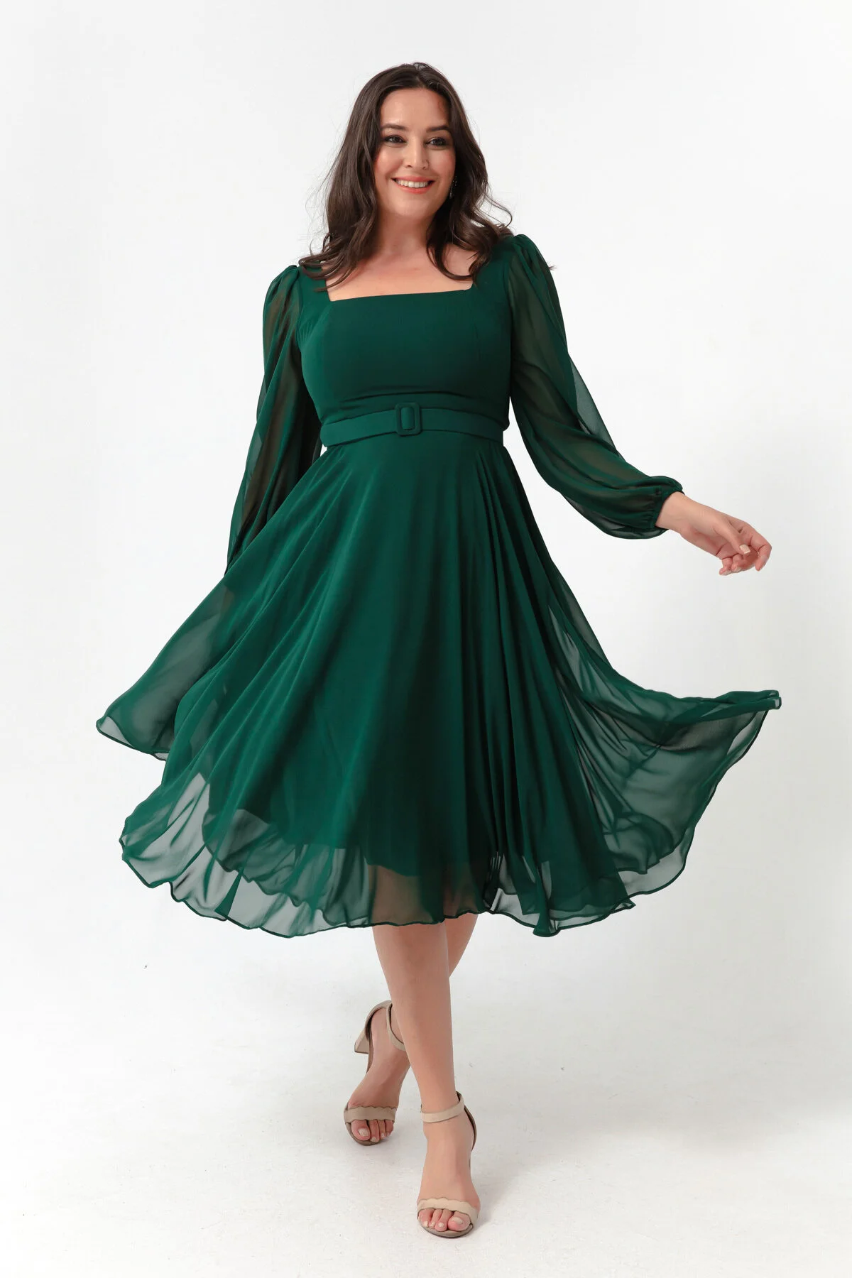 Bild von Lafaba Smaragdgrünes Abendkleid Aus Midi-chiffon Mit Quadratischem Ausschnitt Und Gürtel In Übergröße für Damen - 44