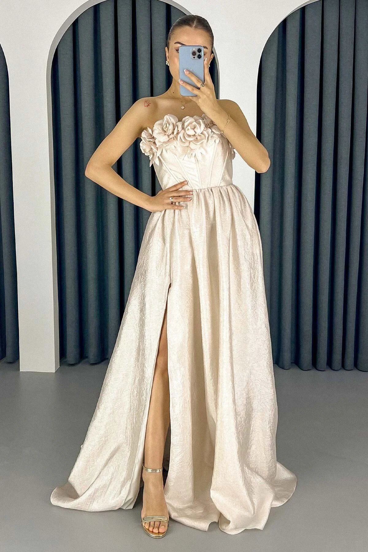 Bild von Lafaba Beigefarbenes Abendkleid Mit Rosafarbenem Ausschnitt Und Schlitz für Damen - 36