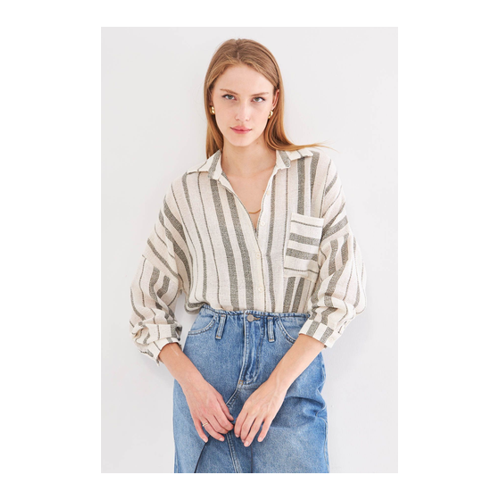 Bild von Stylisches Khakifarbenes Oversize-Hemd für Damen