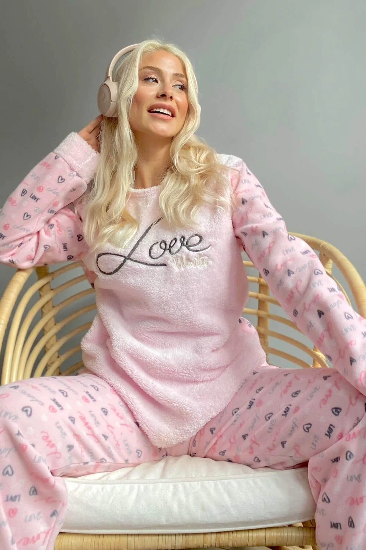 Bild von Pijamaevi Puderrosa Love Winter Gemustertes Plüsch-pyjama-set für Damen - S