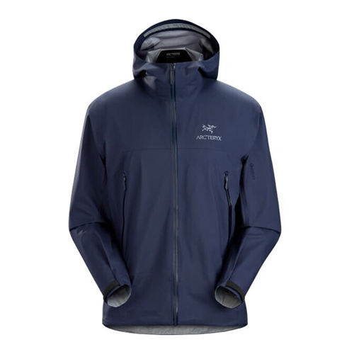 Bild von Arc'teryx Beta Jacket black sapphire im Test