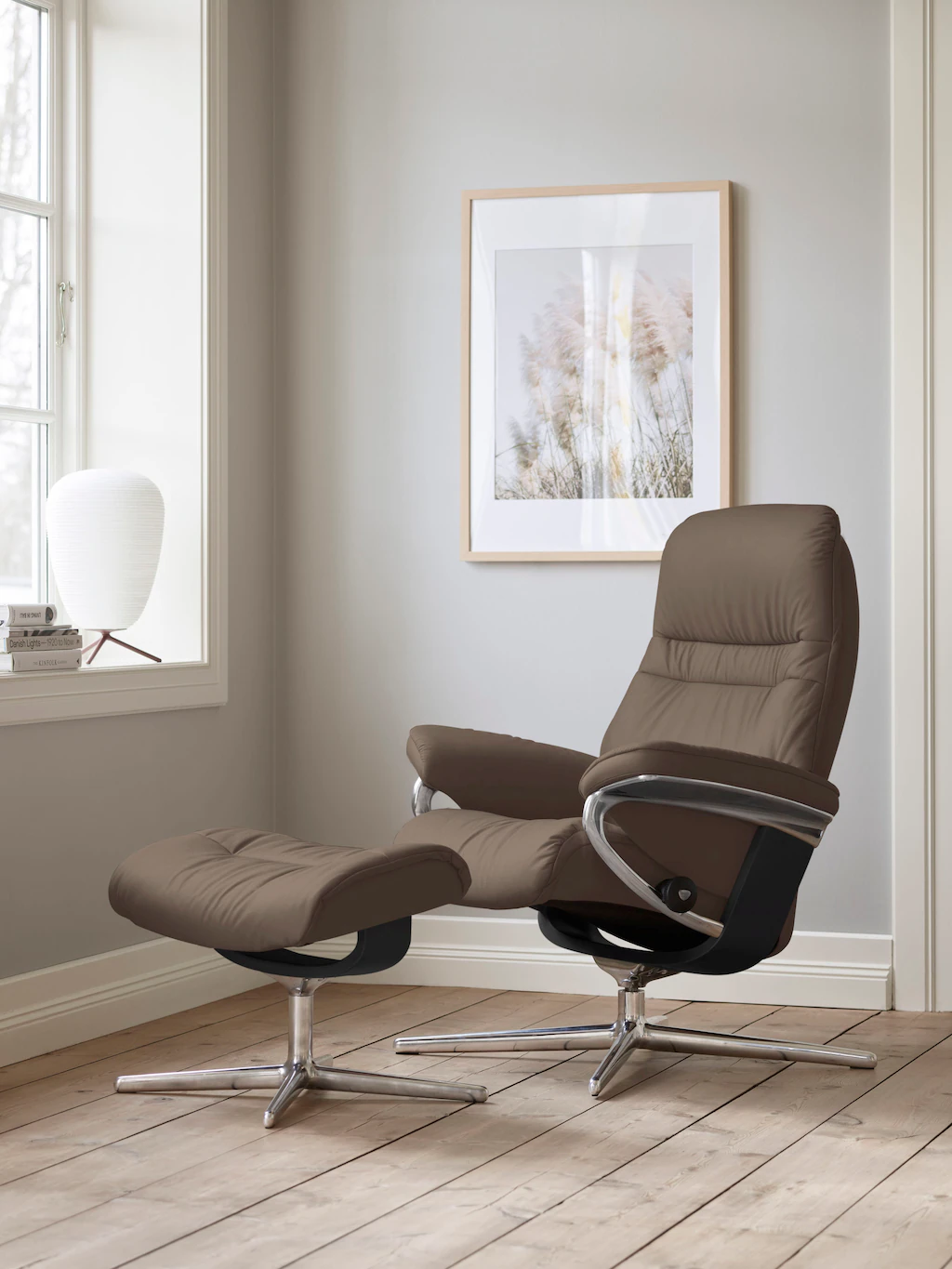 Bild von Stressless® Relaxsessel »Sunrise«, (Set, Relaxsessel mit Hocker), mit Hocker, mit Cross Base, Größe S, M & L, Holzakzent Schwarz