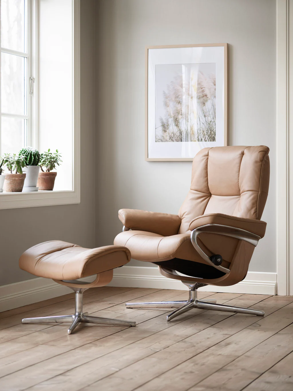 Bild von Stressless® Relaxsessel »Mayfair«, (Set, Relaxsessel mit Hocker), mit Hocker, mit Cross Base, Größe S, M & L, Holzakzent Eiche