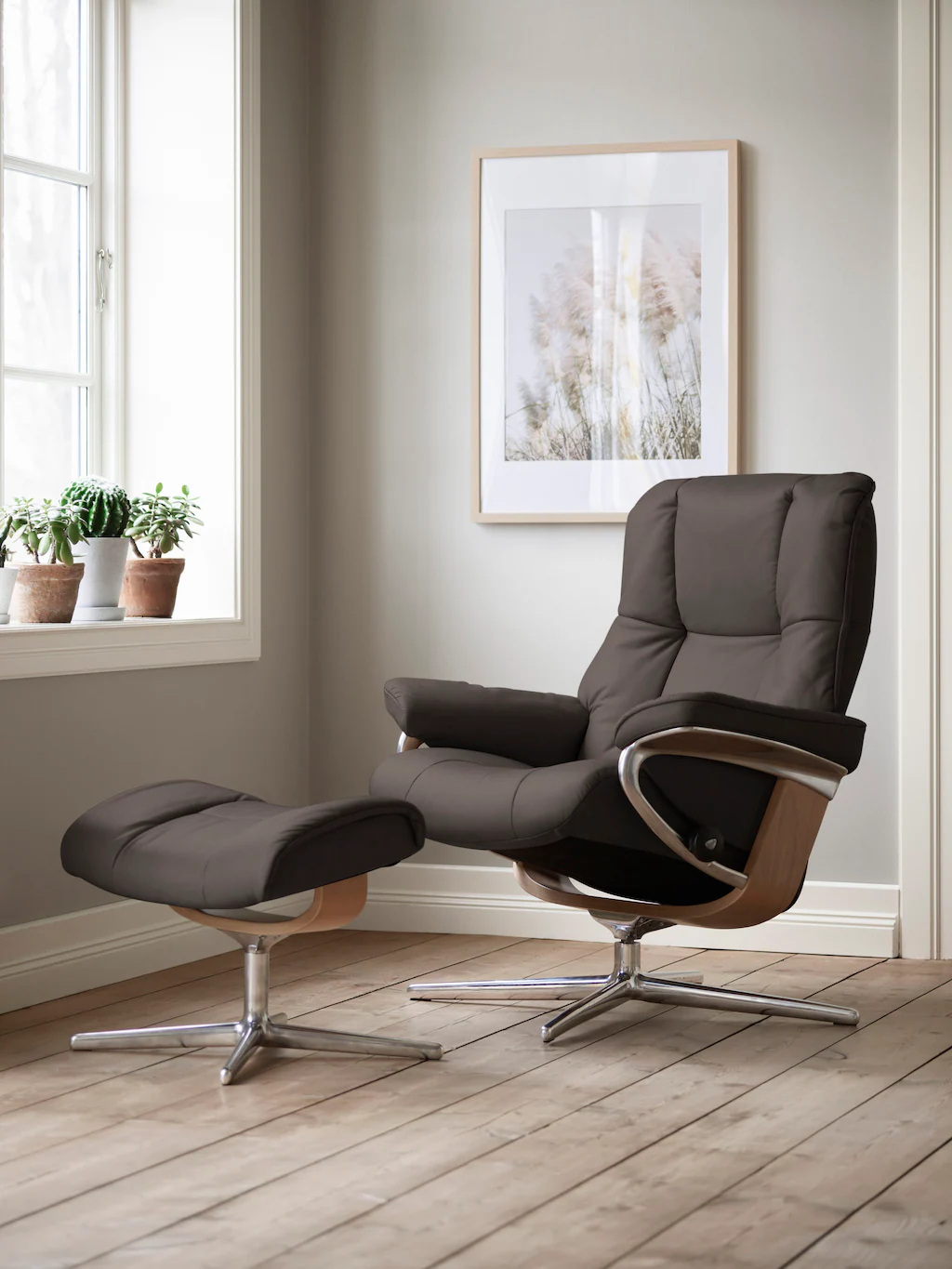 Bild von Stressless® Relaxsessel »Mayfair«, (Set, Relaxsessel mit Hocker), mit Hocker, mit Cross Base, Größe S, M & L, Holzakzent Eiche