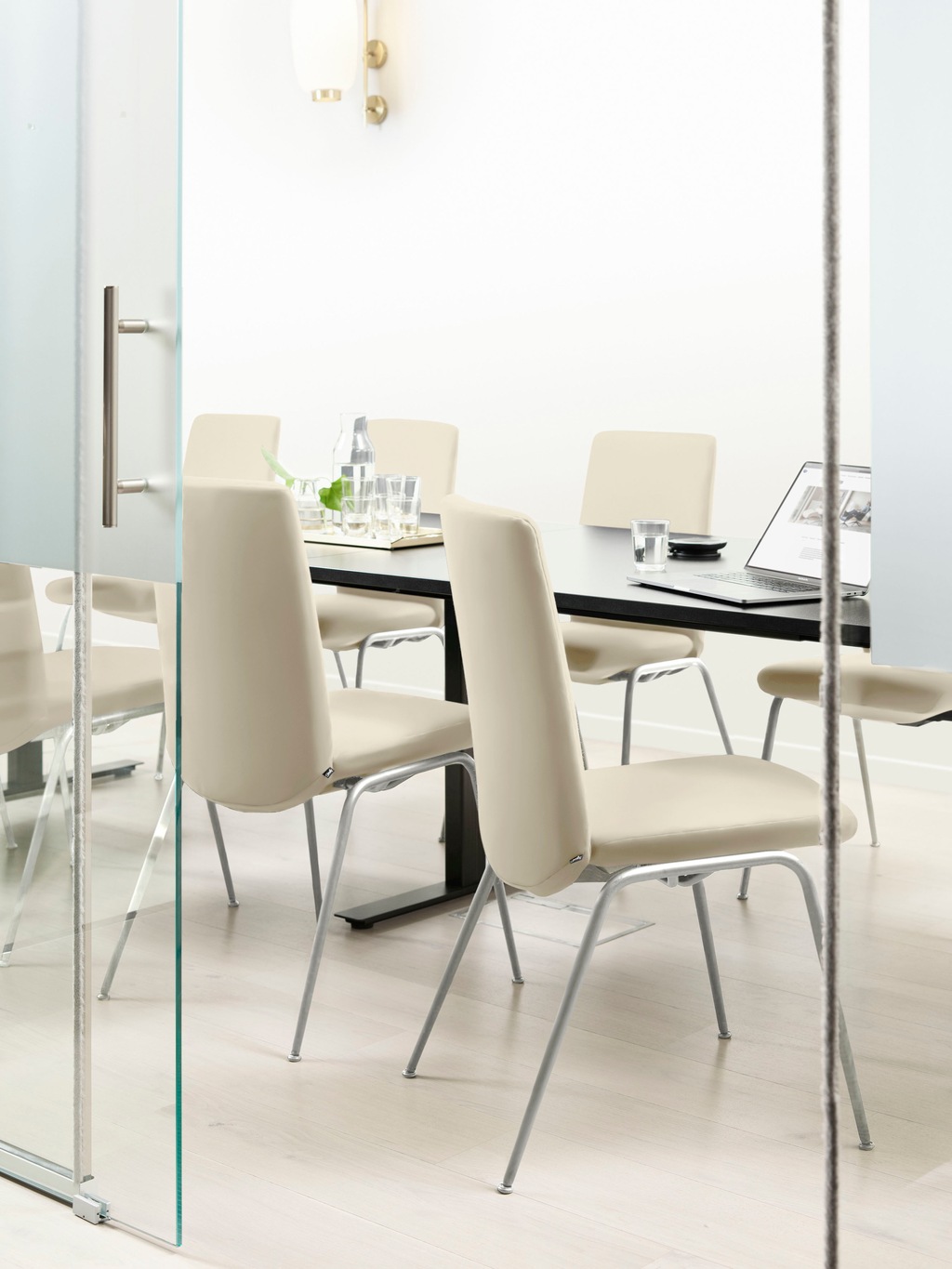 Bild von Stressless® Polsterstuhl »Laurel«, Leder BATICK, Low Back, Größe M, mit Beinen aus Stahl in Schwarz matt