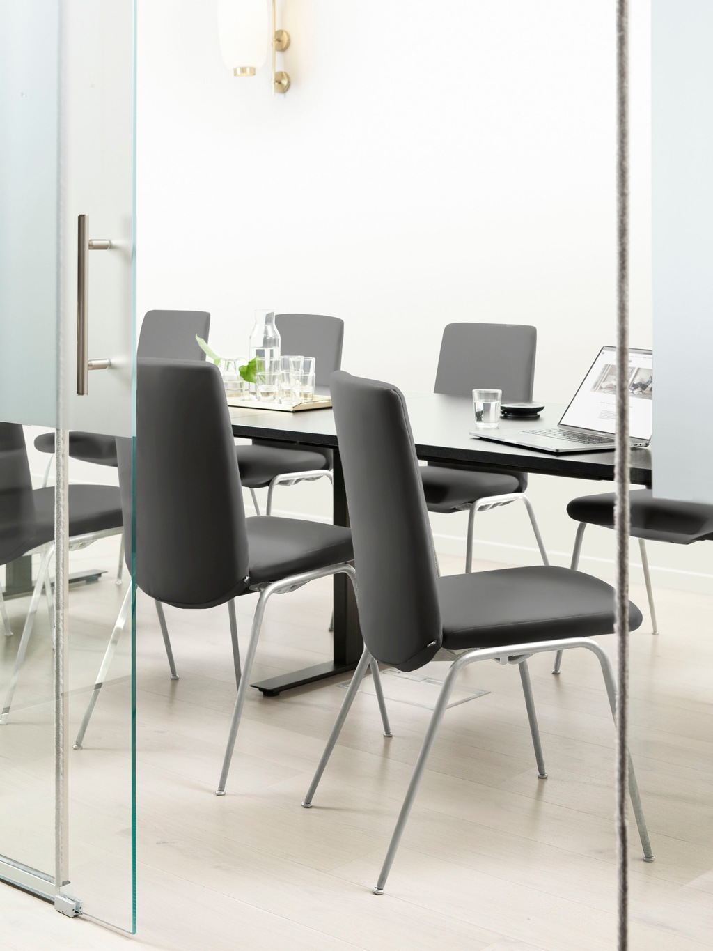 Bild von Stressless® Polsterstuhl Laurel, Low Back, Größe M, mit Beinen aus Stahl in Chrom glänzend