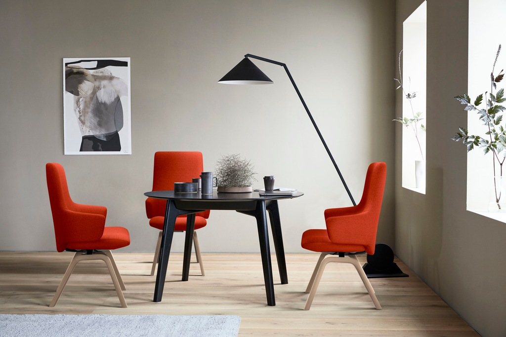 Bild von Stressless® Polsterstuhl »Laurel«, ROHLEDER Stoff Q2 FARON, High Back mit Armlehne, Größe L, schräggestellte Beine in Walnuss