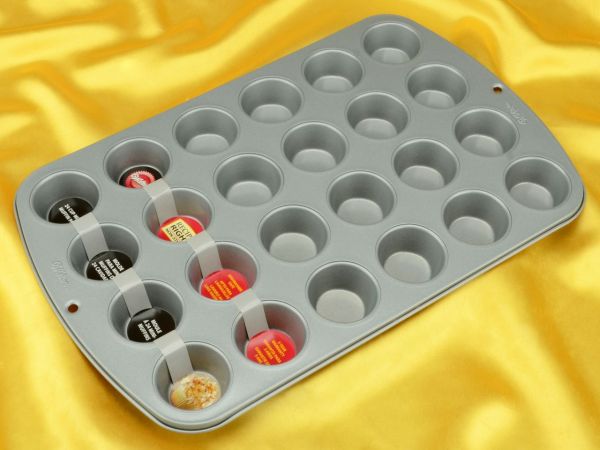 Bild von Wilton 24er Cup Mini Muffin Pan