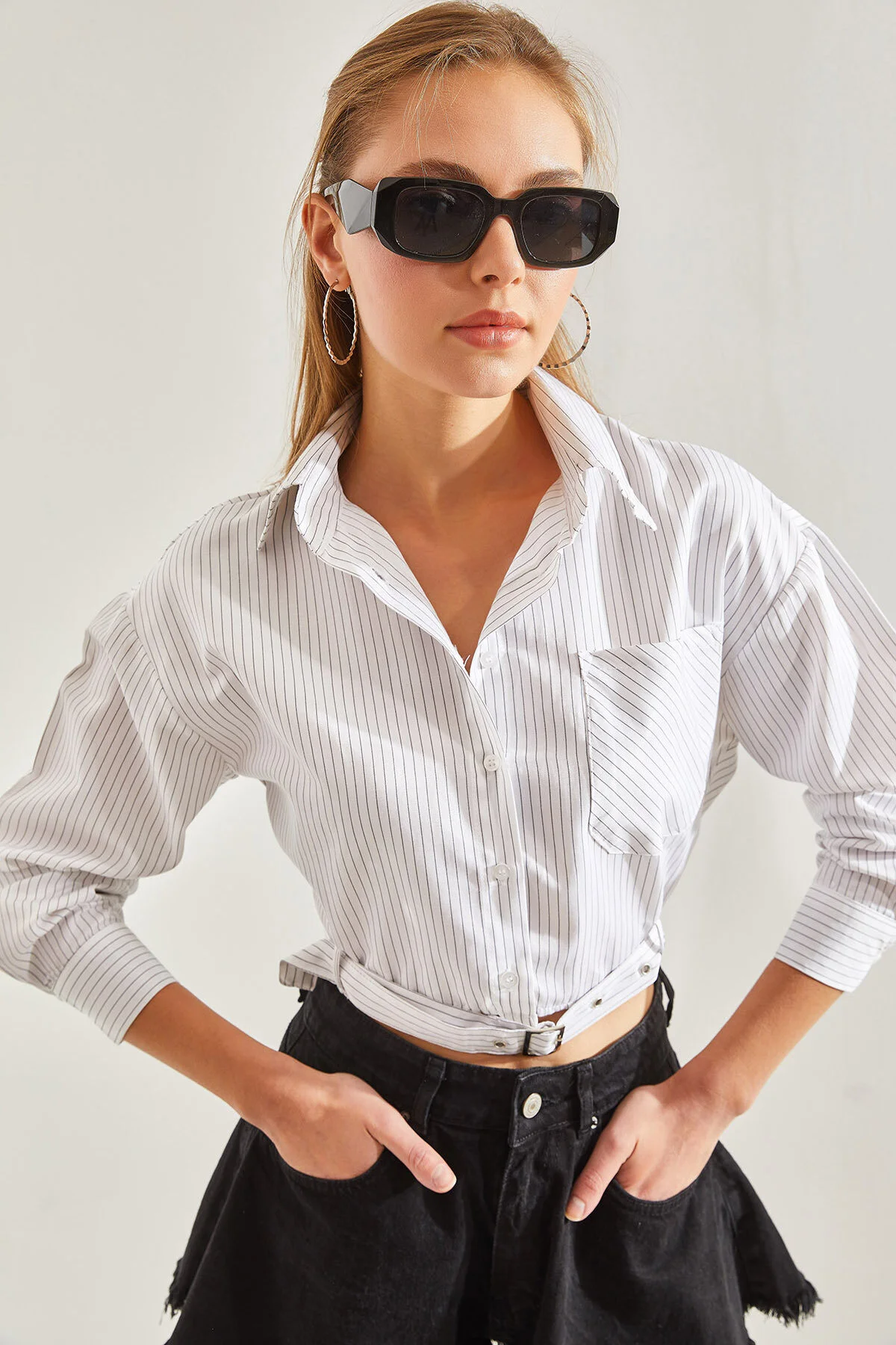 Bild von Bianco Lucci Gestreiftes Hemd Mit Taillenschnürung Und Einer Tasche für Damen - L