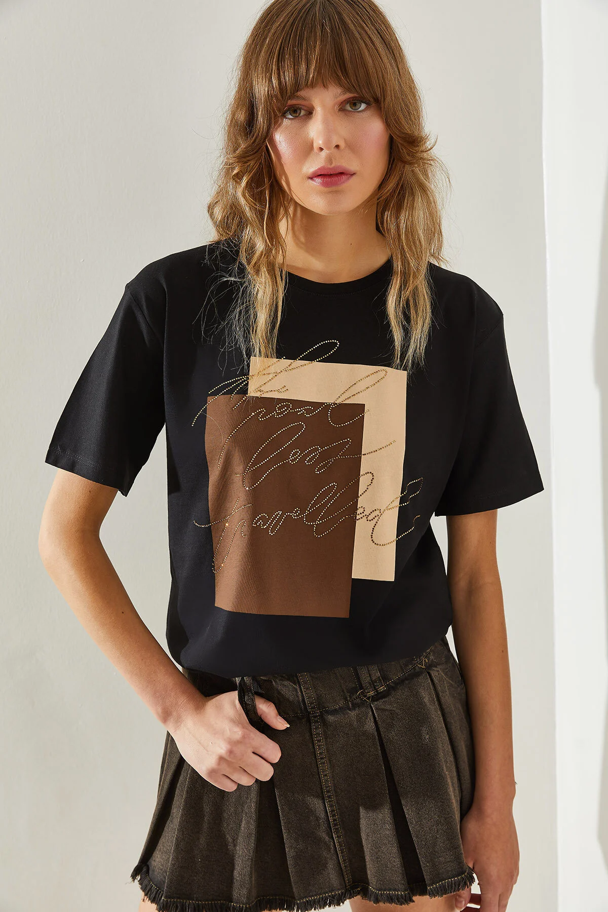 Bild von Bianco Lucci T-shirt Mit Rundhalsausschnitt Und Pailletten-detail – Kurzärmlig für Damen - L