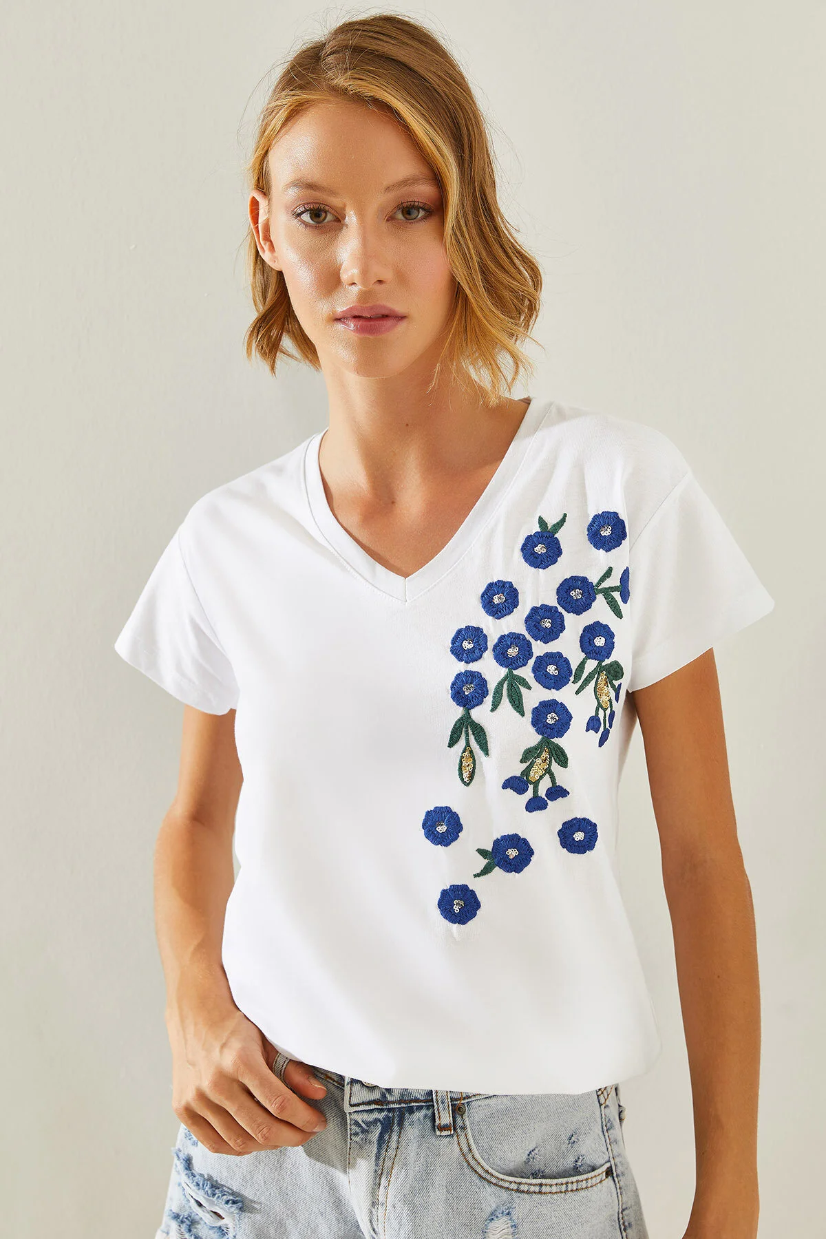 Bild von Bianco Lucci Lila-violettes Gemustertes T-shirt Mit V-ausschnitt Und Pailletten - für Damen - S