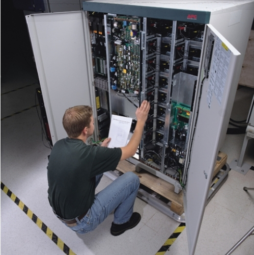 Bild von APC On-Site Service 8 Hour 7X24 Response Upgrade to Factory Warranty or Existing Service Contract - Serviceerweiterung - Arbeitszeit und Ersatzteile (für UPS 151-500 kVA) - 1 Jahr - Vor-Ort - Reaktionszeit: 8 Std. - für P/N: GVL200K500DS, GVL300K500DS, GVL400K500DS, GVL500KDS, GVX750K500NGS, GVX750K500NHS (WUPG8HR7X24-UG-03)
