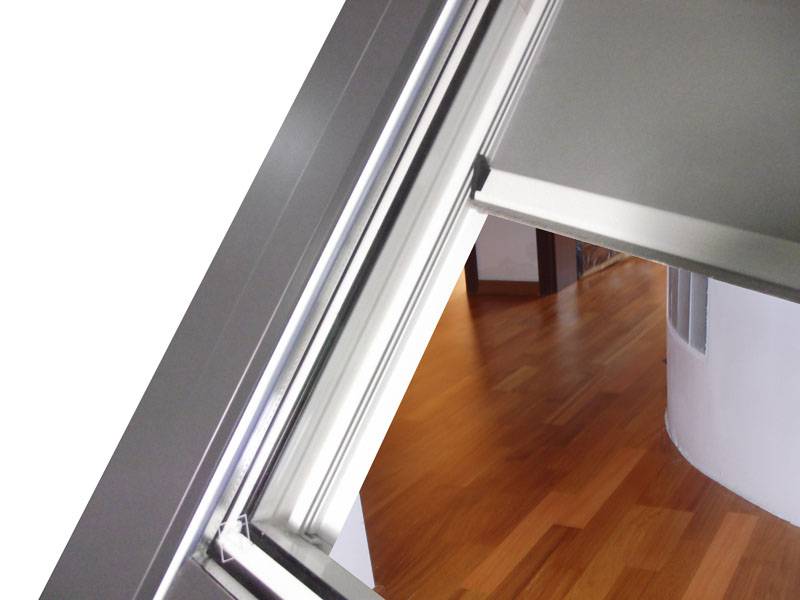 Bild von Verdunklungsrollo „Economy“ für Dachfenster Skylight & Skylight Premium