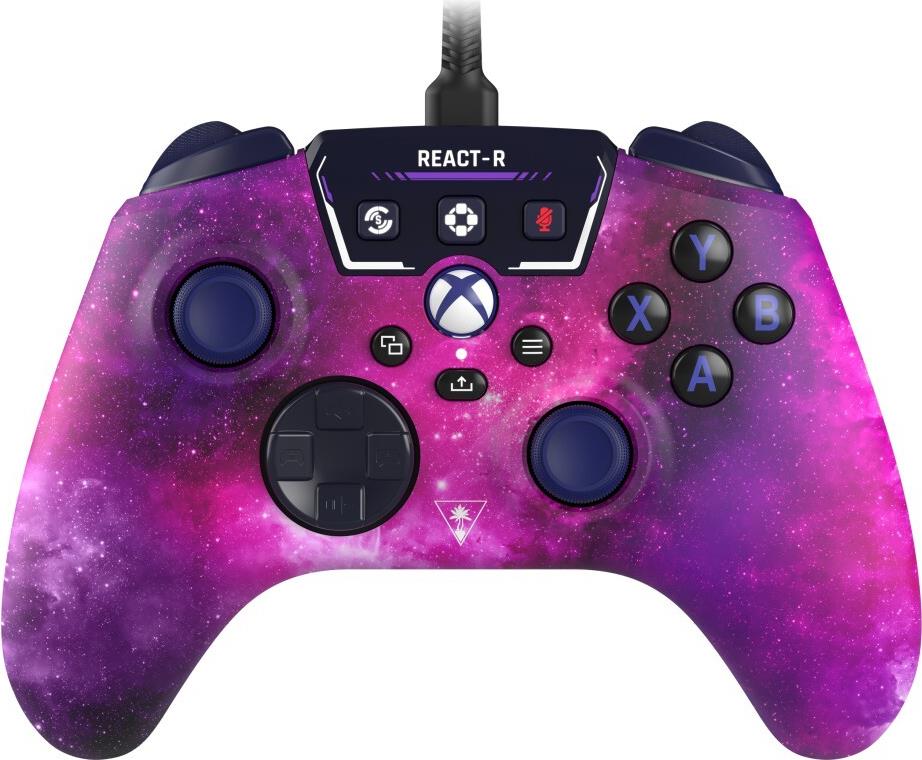 Bild von Turtle Beach React-R. Gerätetyp: Gamepad, Gamingplattformen unterstützt: PC, Xbox One, Xbox Series S, Xbox Series X, Gaming-Control Funktionsknöpfe: D-Pad, Menü-Taste, Schaltfläche Teilen, View button. Übertragungstechnik: Kabelgebunden, Geräteschnittstelle: USB, USB-Stecker: USB Typ-A, USB Typ-C. Produktfarbe: Schwarz, Violett, Kabellänge: 2,5 m. Energiequelle: Kabel. Breite: 155 mm, Tiefe: 110 mm, Höhe: 63 mm (00221531)