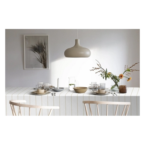 Bild von Ekelund Tischdecke Tvärs 150x210 cm – Eine qualitativ hochwertige Wahl für jedes Zuhause