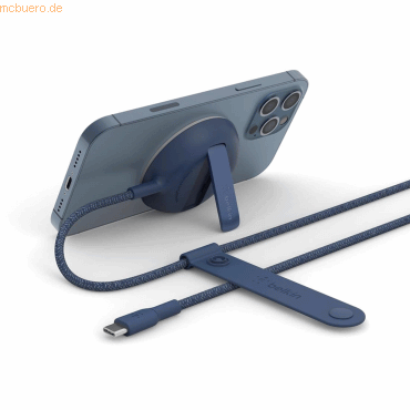 Bild von Belkin tragbares drahtloses Ladepad mit MagSafe (schnelles Laden mit bis zu 15 W, mit iPhone 14/14 Plus, 14 Pro, 14 Pro Max, oder 13 Serie kompatibler Ständer, Netzteil nicht enthalten) – Blau