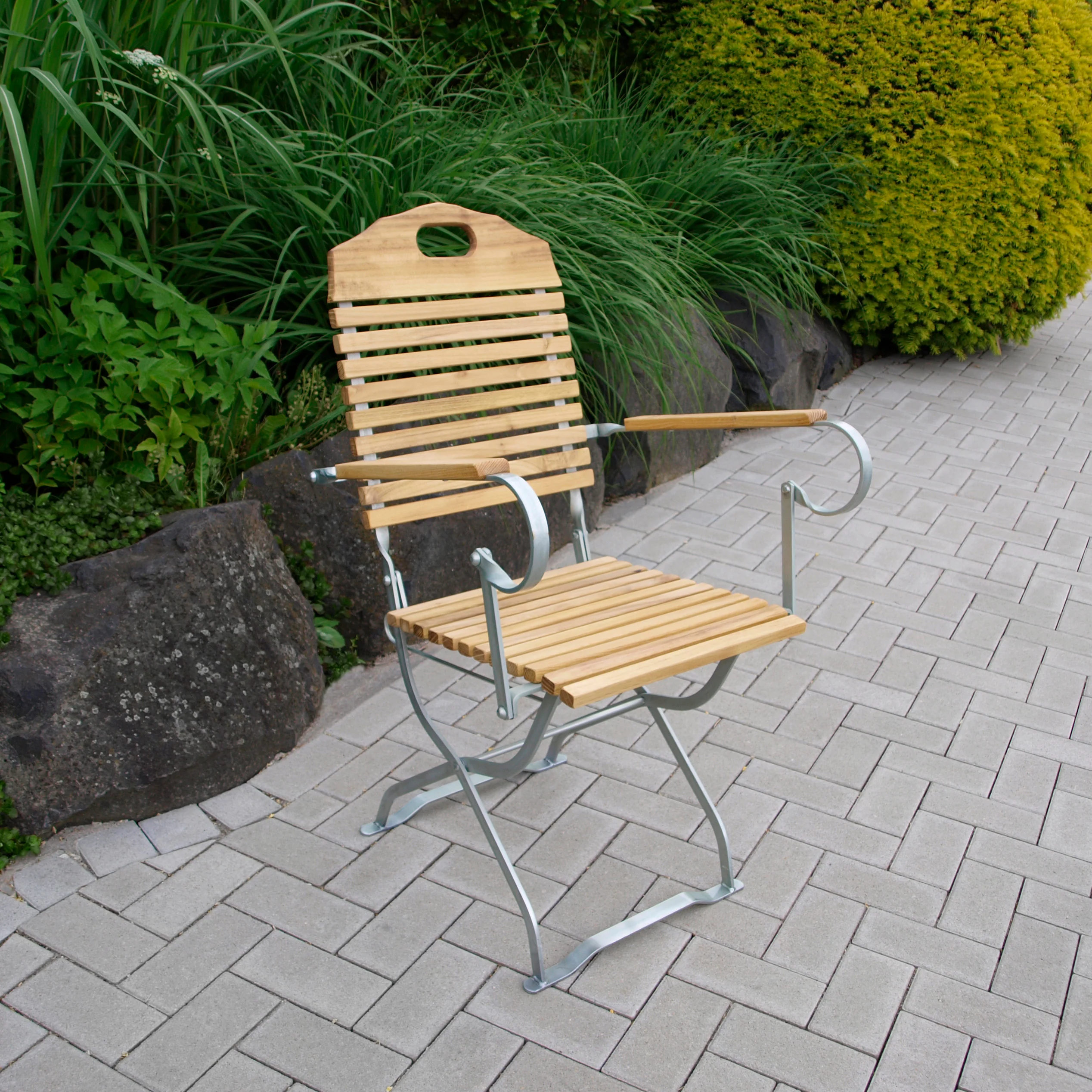 Bild von TPFGarden Gartensessel BAD BELZIG (Robuster Garten Outdoor Gartensessel mit Armlehnen, 1-St., Holz (aus Robinienholz), Gestell Flachstahl verzinkt - klappbar - Hochwertige Verarbeitung