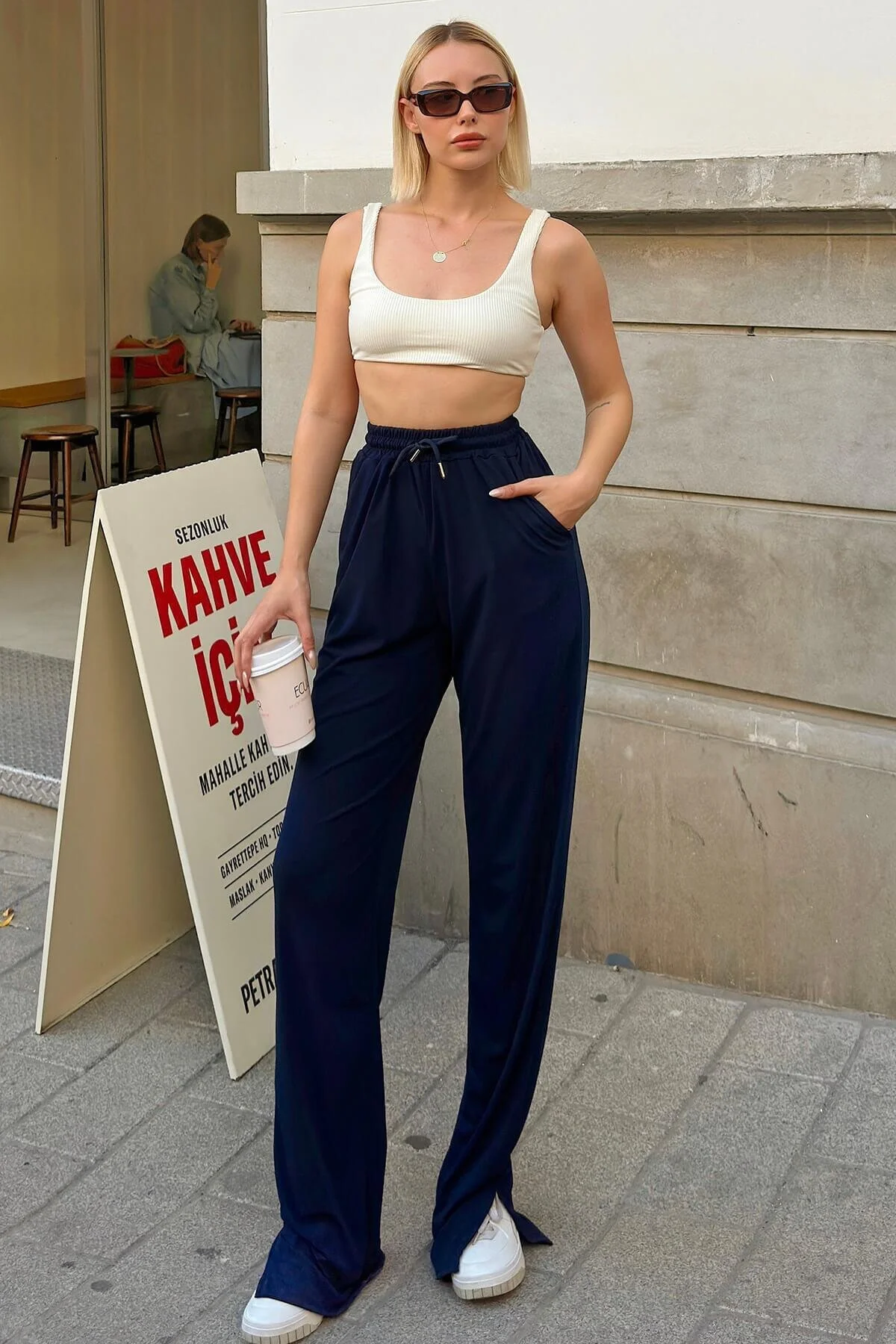 Bild von Swist Marineblaue Jogginghose Mit Elastischem Bund Und Schlitzen für Damen - M